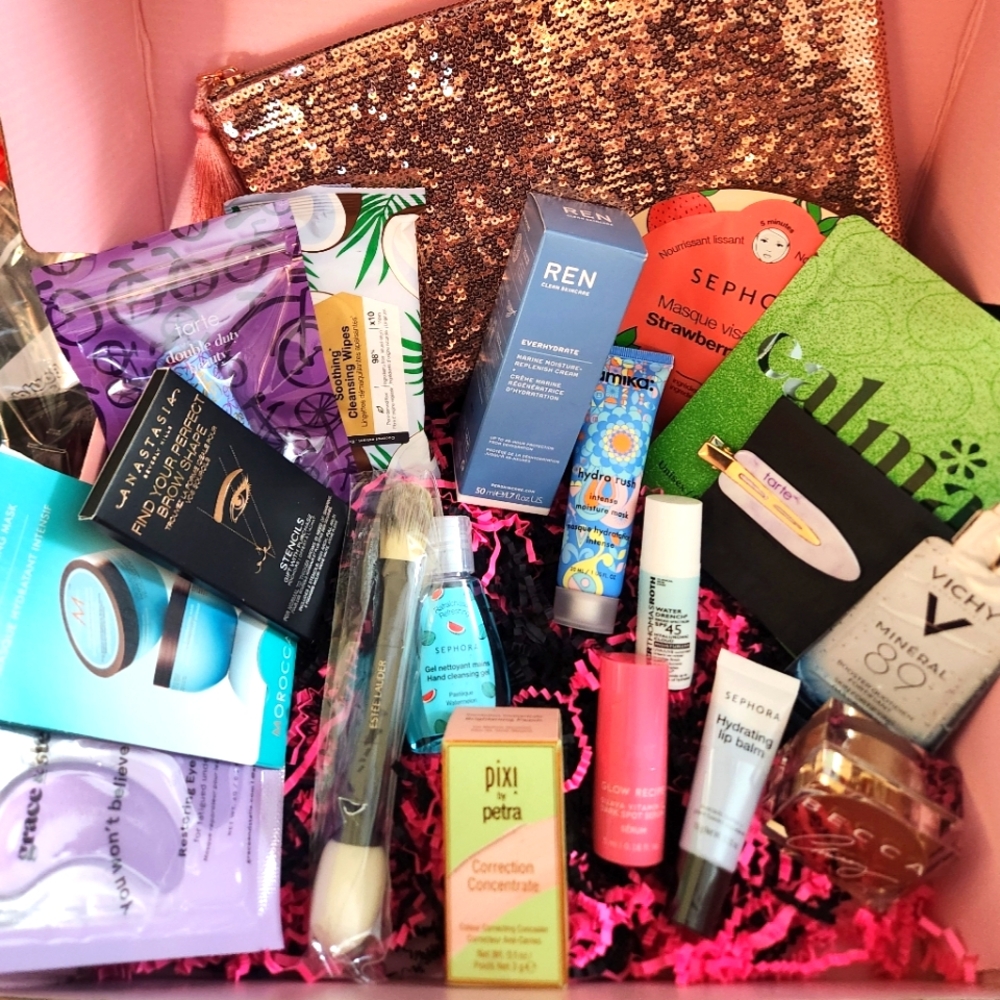 Luxe Beauty Gift Box- Large 15 plus items